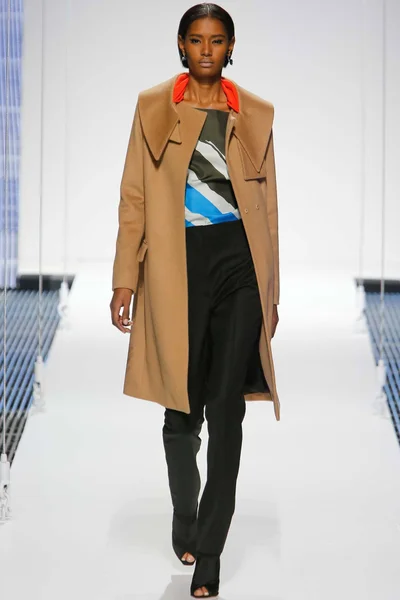 Look 27
